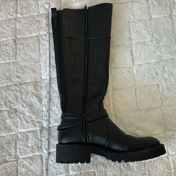 EUC Guess knee high black leather boots - Picture 6 of 7